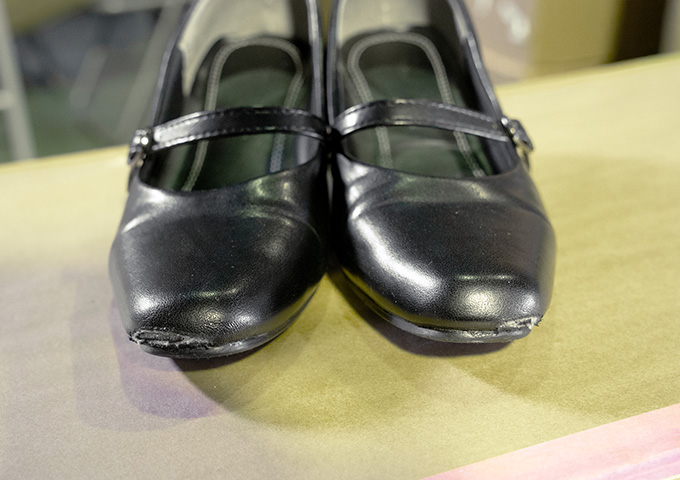 パンプスの破れ、傷修理