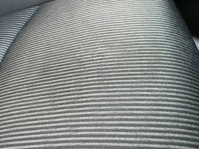 日産 フーガ　布シートのタバコ穴修復事例