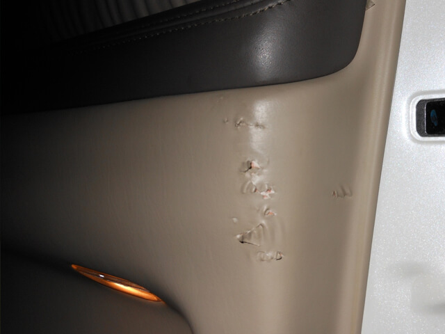 車の内張りの破れ修理・カラーチェンジ