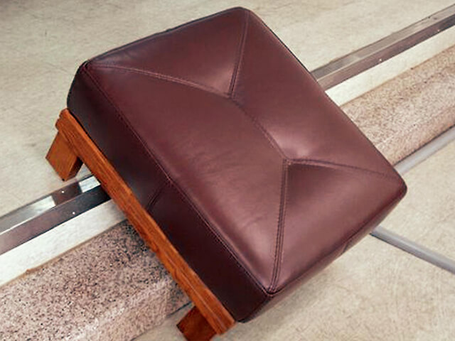 一人ソファー修復事例