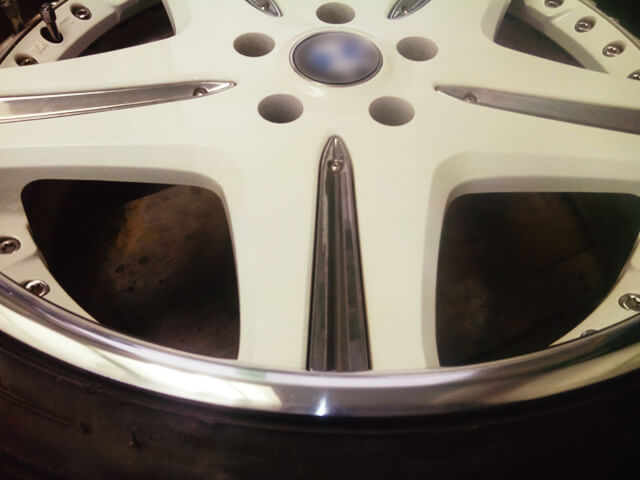 BMW E61型 5シリーズ ツーリング　純正アルマイトのリム傷