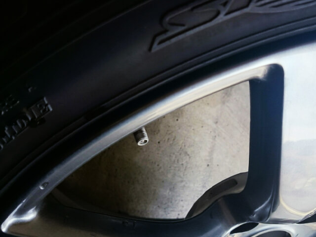 日産 GTR R35純正ハイパーホイールのガリ傷修理