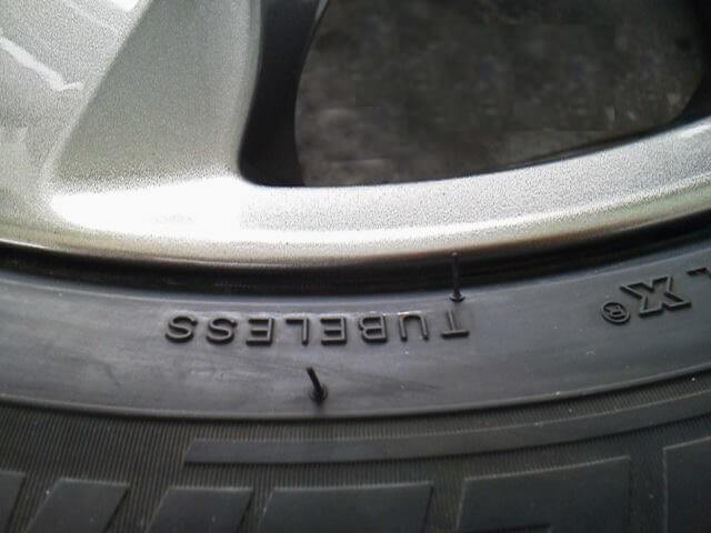 ボルボ V40クロスカントリー純正ホイール　ガンメタからシルバーに塗装