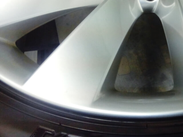 フォルクスワーゲン シロッコ純正ハイパーシルバーのリム傷修理