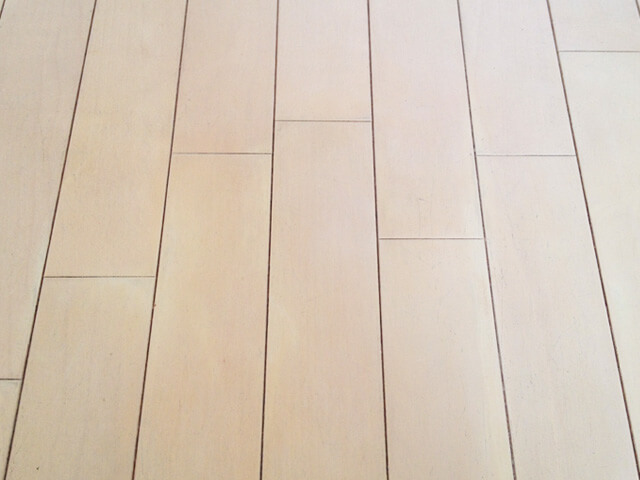 劣化による色あせ補修