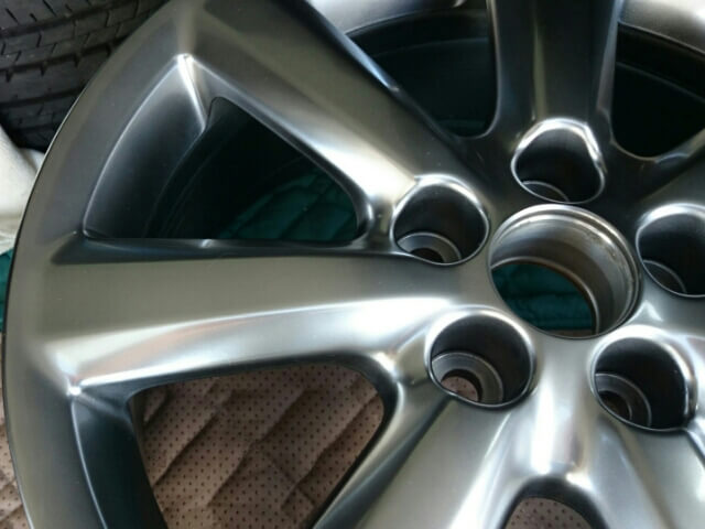 トヨタ クラウン純正ハイパーシルバーのリム傷修理