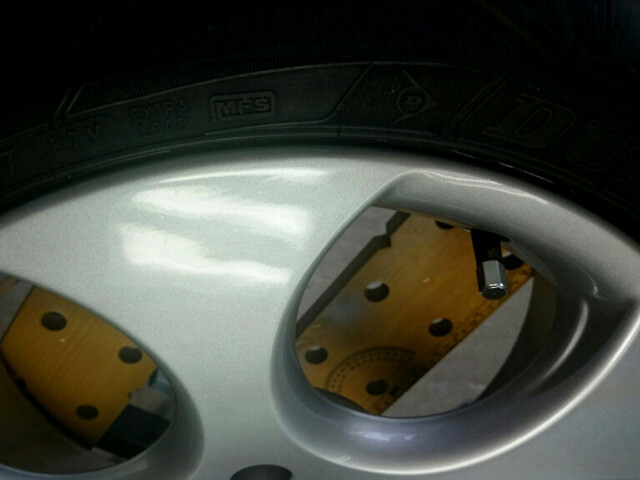 フォルクスワーゲン Polo純正ホイール修復事例