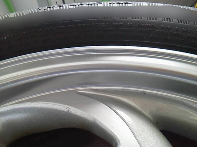 シボレー コルベット純正ホイールのガリ傷補修施工事例