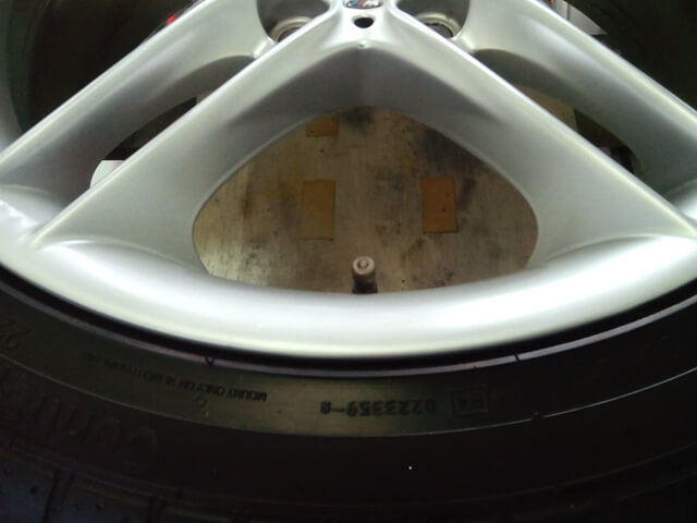 BMW E89型 Z4 Mクーペ純正ハイパーシルバーのガリ傷、塗装はがれ修理