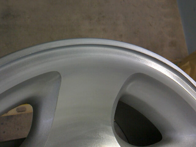 ポリッシュホイールのガリ傷