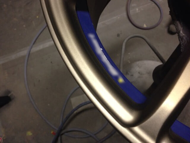 社外ホイール　マットブロンズカラー修復施工事例