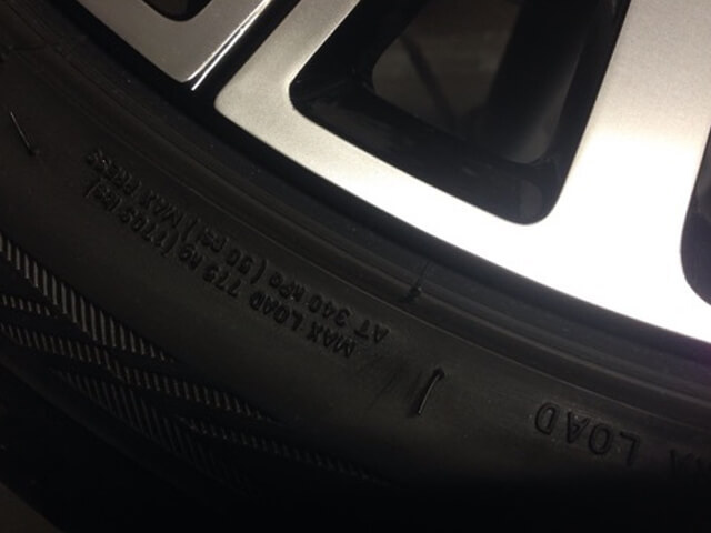 BMW i8純正ポリッシュホイール補修