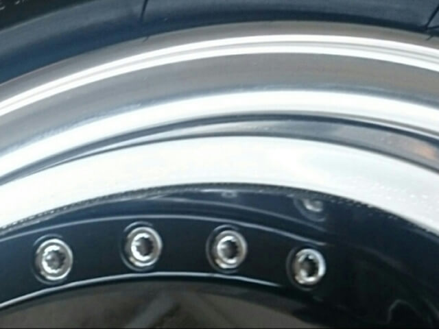 社外アルマイトホイールのリム傷