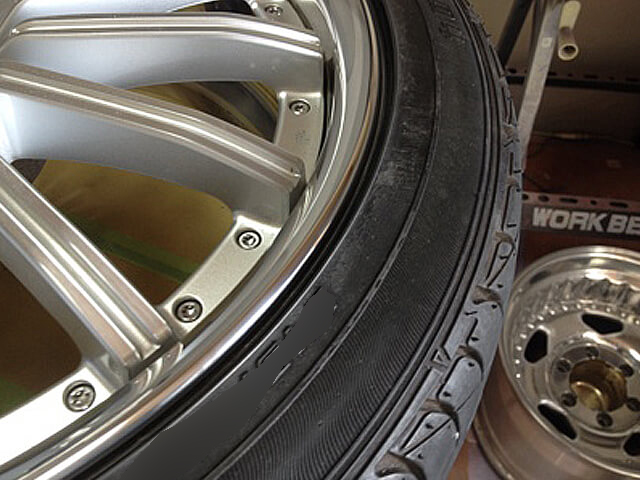 社外ホイールのリム修復