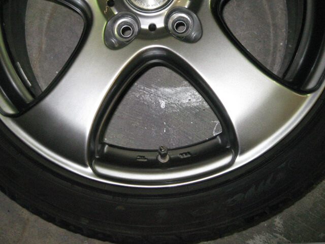 社外ガンメタハイパーシルバーホイールのキズ修理事例