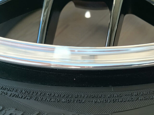 社外ホイールのリムガリ傷修復事例