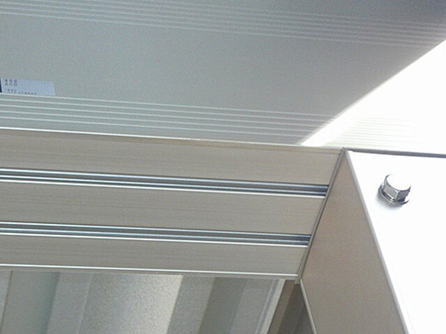 引き戸のアルミ製レール｜修理事例