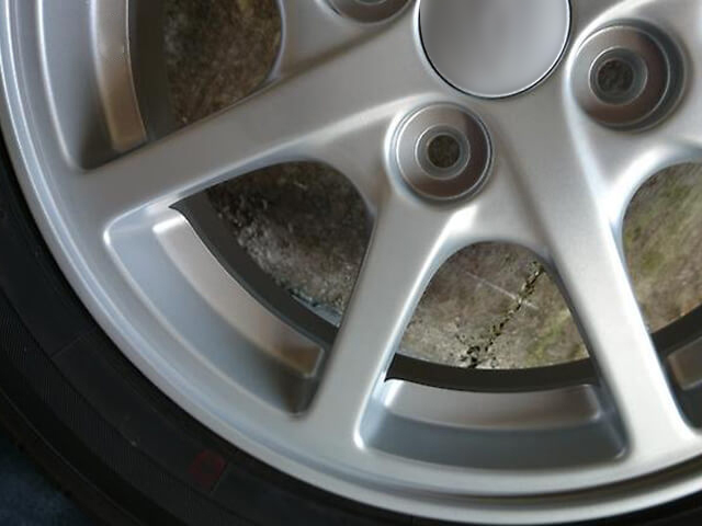 ダイハツ ミライース純正シルバーホイールのスポーク、リム傷補修