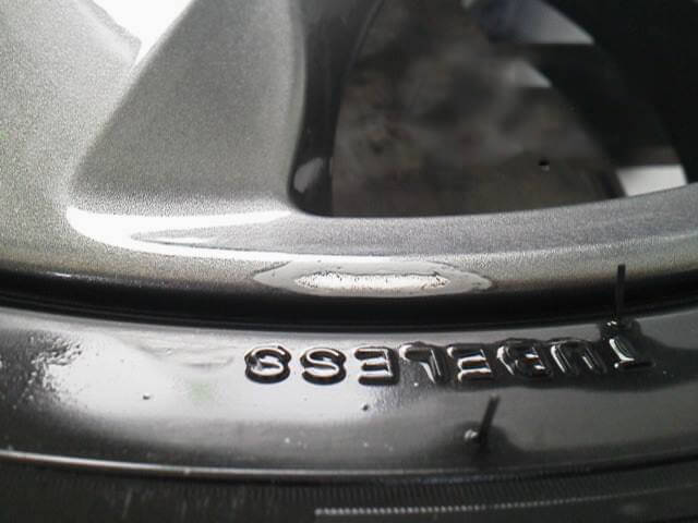 ボルボ V40クロスカントリー純正ホイール　ガンメタからシルバーに塗装