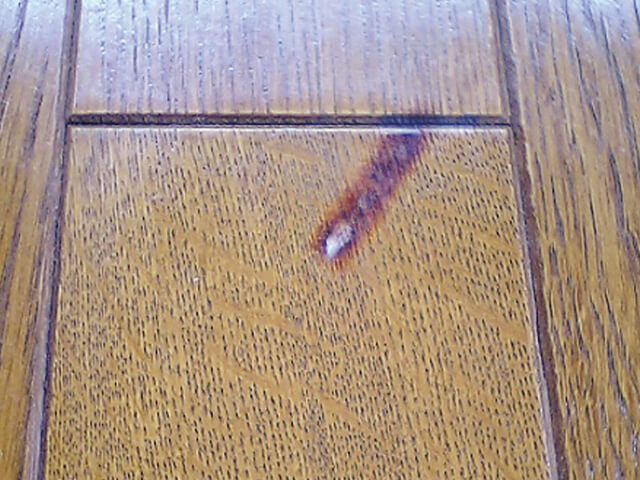 タバコの焦げ痕補修