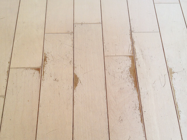 劣化による色あせ補修