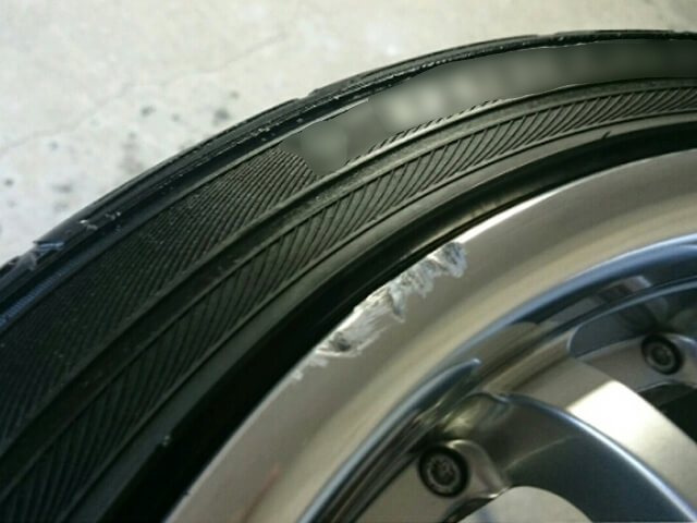 社外アルマイトホイールのリム傷
