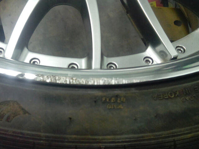 BMW・5シリーズ（F10） ホイールのガリ傷補修