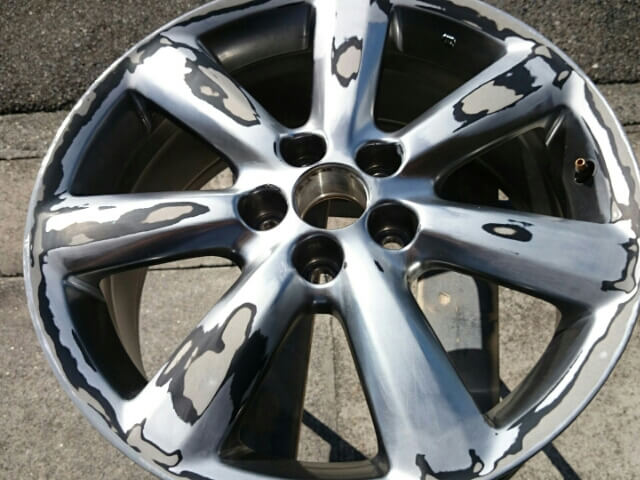 トヨタ クラウン純正ハイパーシルバーのリム傷修理