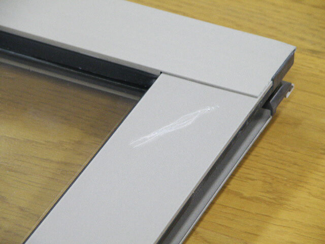 アルミサッシ　キズ補修