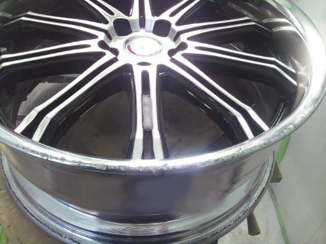トヨタ ヴェルファイア　社外アルマイトホイールのガリ傷