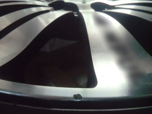 社外ポリッシュ（リムとスポークが面一）のカケ補修