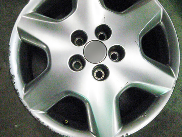 トヨタ セルシオ純正ホイール（ハイパーシルバー）のキズ修理