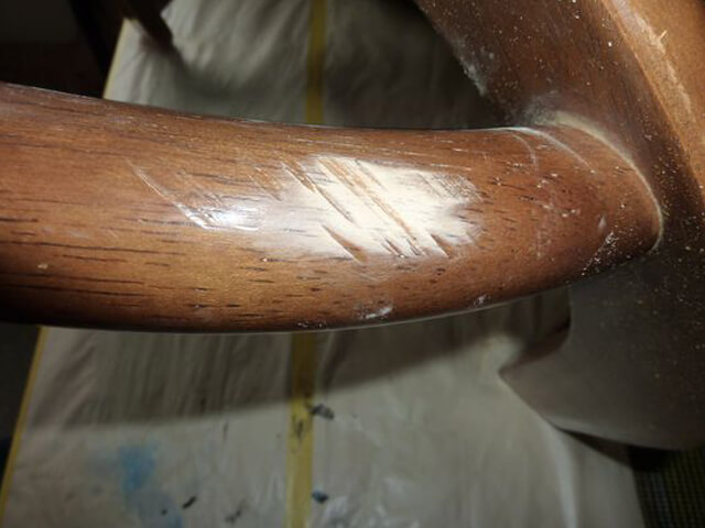 椅子のキズ・カケ補修