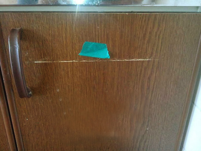 棚扉のキズ補修