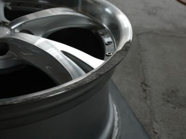 リム欠け（大）修復アルマイト施工事例