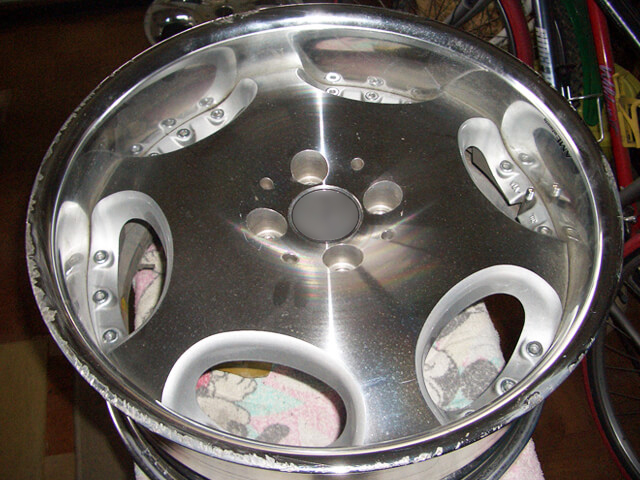 アルマイトホイールのガリ傷修復事例