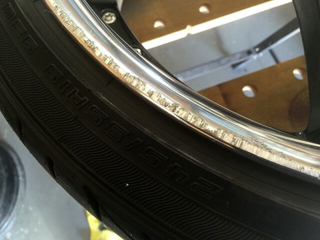 ガリ傷補修事例（アルマイトホイール）