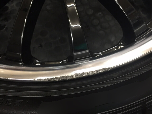 ポリッシュホイール（メルセデス・ベンツ C250）修復事例