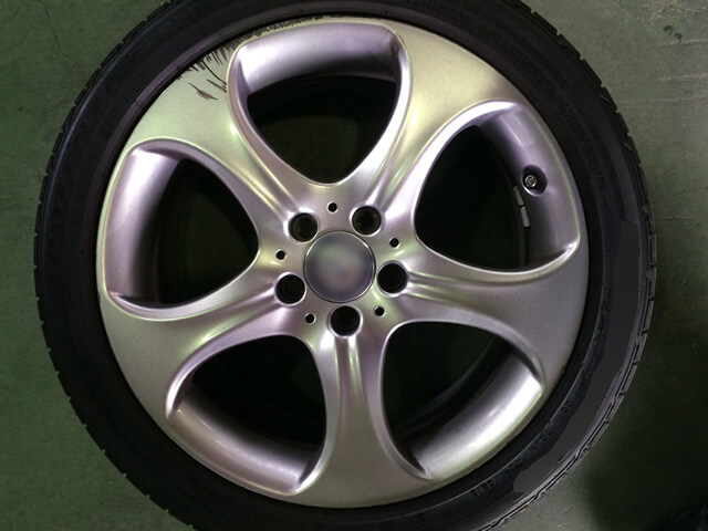 メルセデス・ベンツ E350純正ホイールの傷補修