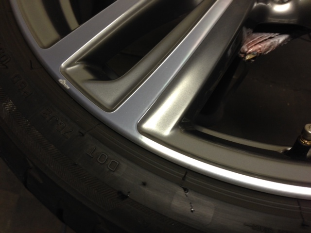 BMW純正ホイール　ポリッシュ、ガンメタ　リム傷修理