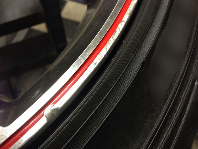 トヨタ プリウス Ｇ’s純正ホイール　リム傷修理