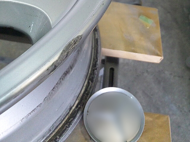 メルセデス・ベンツ純正ホイール修復事例