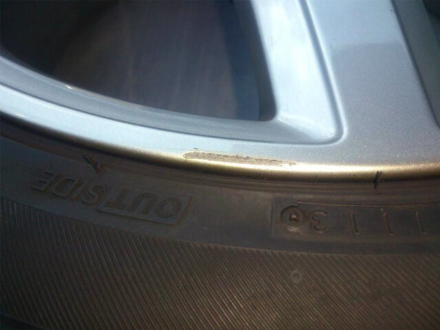 メルセデス・ベンツE550純正ホイール修理＆塗装