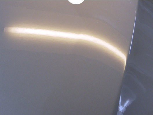 ドイツ製輸入車のボンネットのへこみ修理