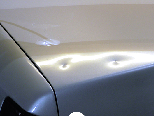 アメリカ製輸入車トランクのへこみ修理