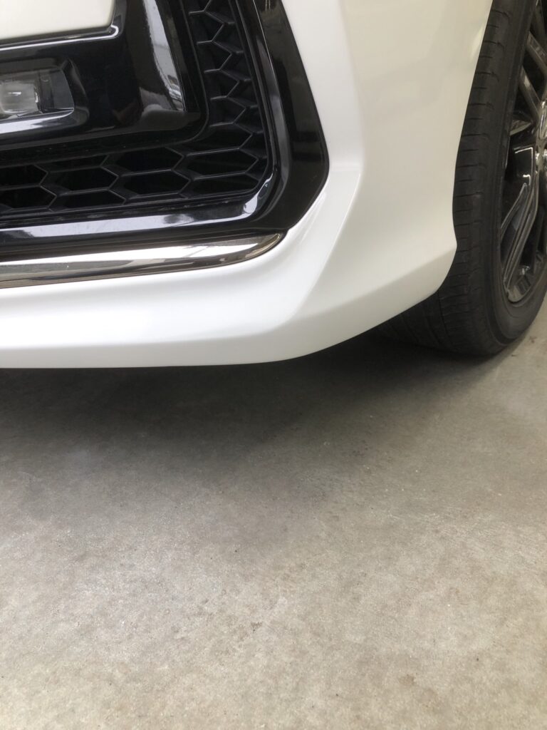 ホンダオデッセイフロントバンパー擦り傷修理の事例