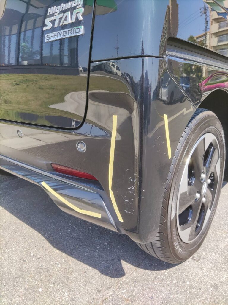 日産のハイウェイスターリアバンパー擦り傷修理事例