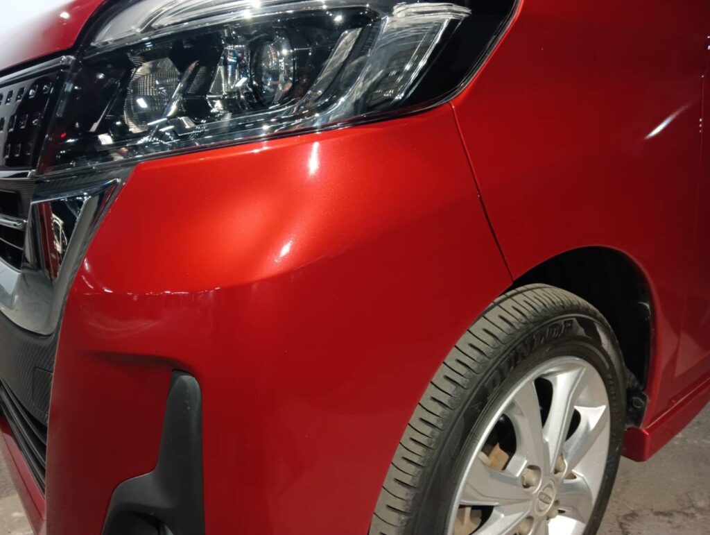日産のデイズルークスフロントバンパー擦り傷修理の事例
