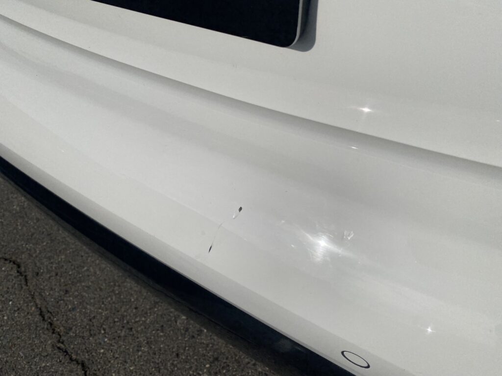 BMW118iリアバンパー擦り傷修理の事例
