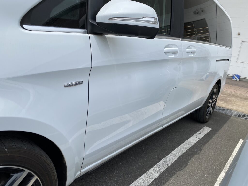 メルセデスベンツv220d ドアのへこみ傷修理の事例
